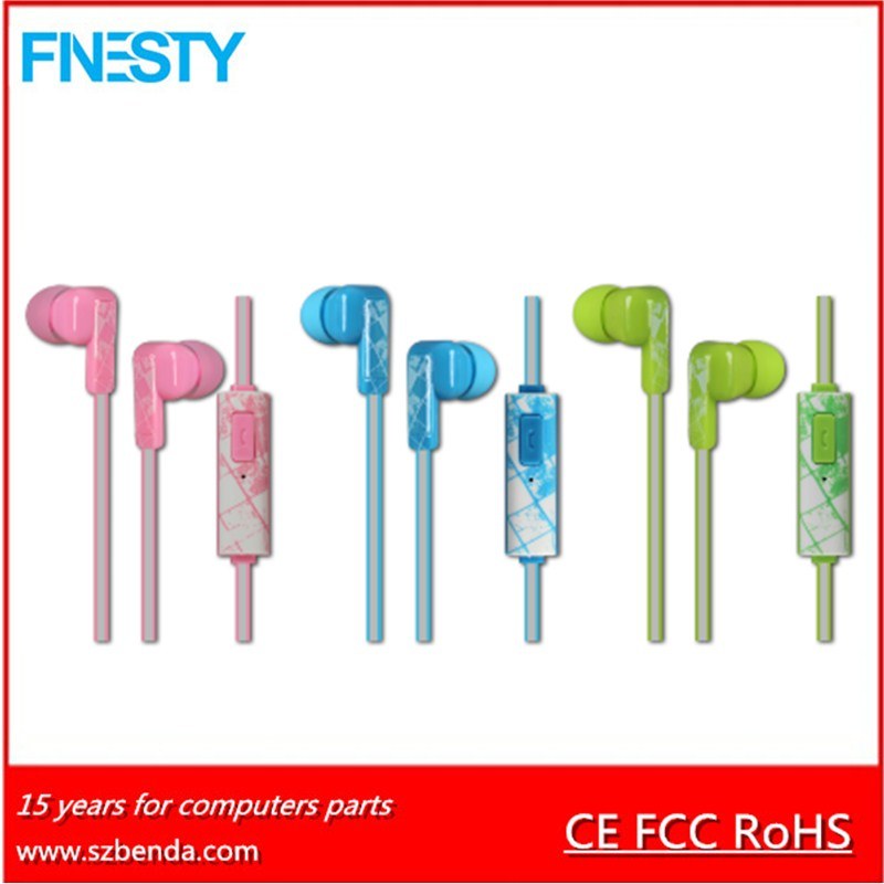 2016 New Fashion Simple Plastic Wired Earphone with Mic