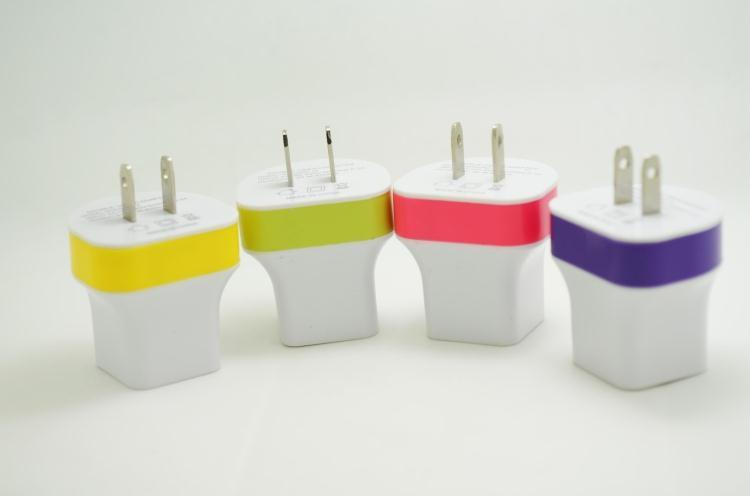 Universal Quick Charing Dual USB Charger for Mobile Phone