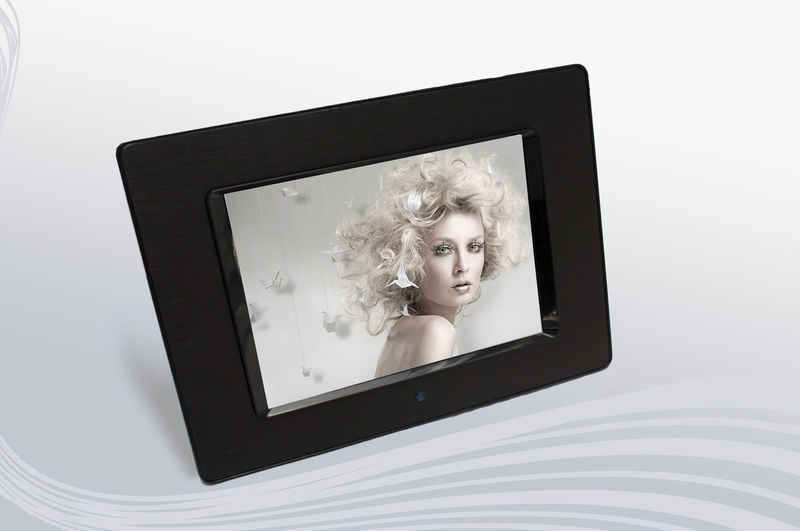 Digital Photo Frame (XH-DPF-080C)