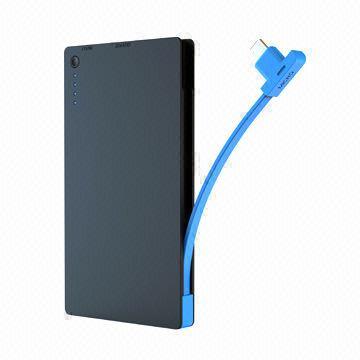 Built-in Cable Slim and Smart Power Bank