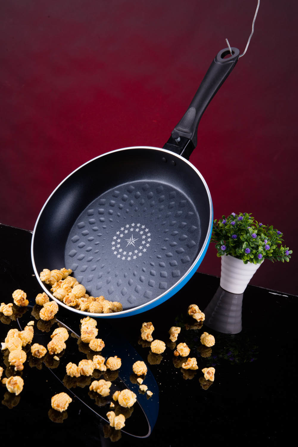 Diamond Knurling Inside Aluminum Frypan with Detachable Handle