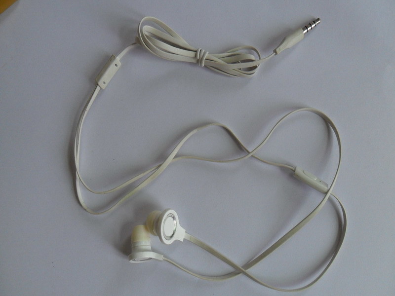 Flat Cable Handfree Stereo Earphone